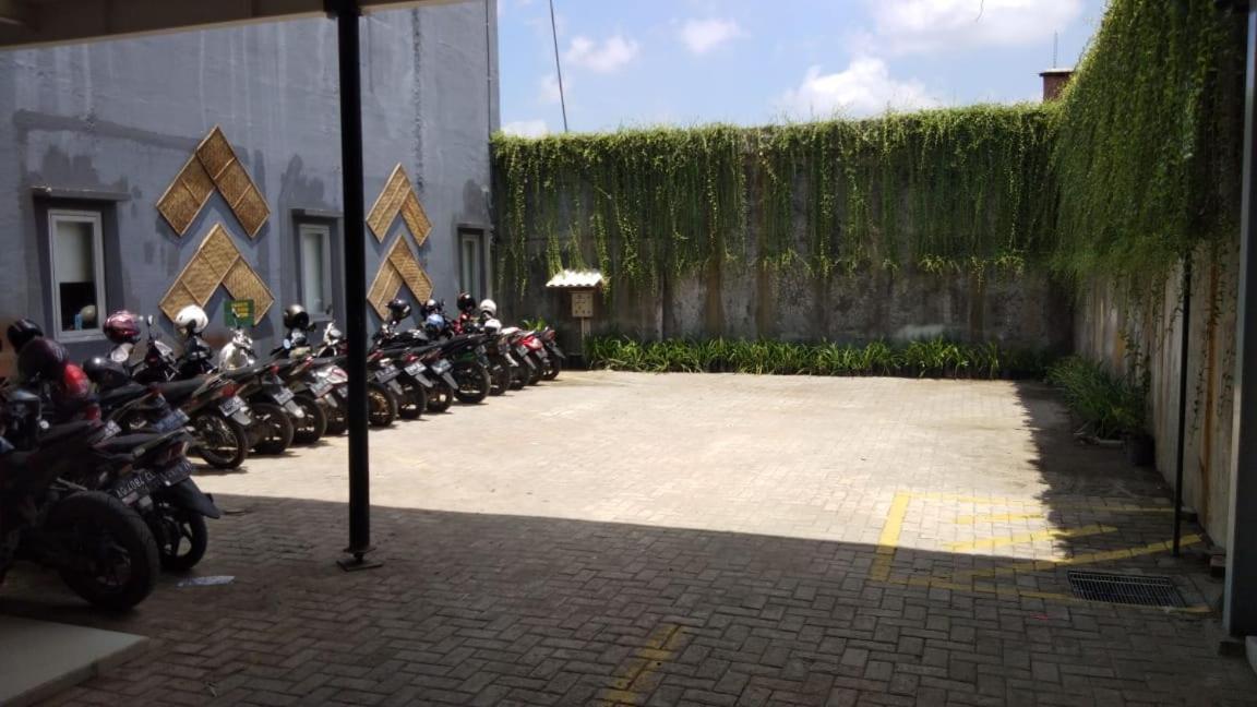 Green Red Hotel Syariah Jombang Exterior foto